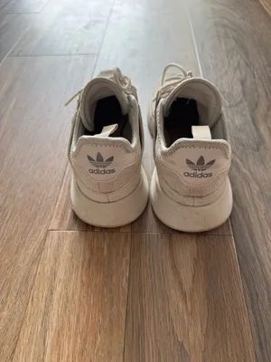 Adidas Women’s Shoes thumbnail 3