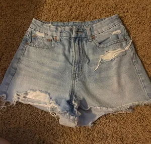 American Eagle Shorts High-Rise thumbnail 1