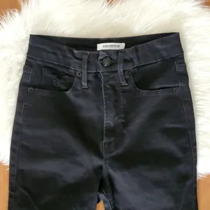 Good American good waist crop black skinny jeans sz 00/24 thumbnail 5
