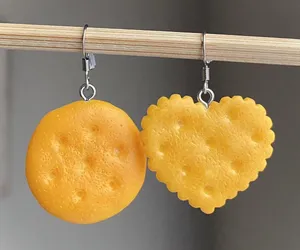 Handmade Kawaii harajuku y2k style biscuit earrings🩷 thumbnail 1