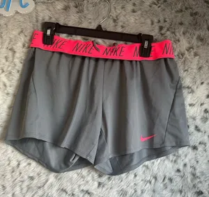 13. Nike women’s shorts medium nwot thumbnail 1