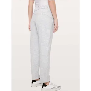 Lululemon on the fly pant light gray 27” women’s 8 athleisure performance thumbnail 5