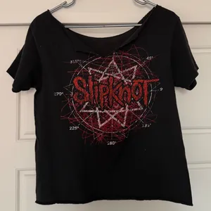 Slipknot sz M/L Womens Cut Off Band Tee Distressed Trashed Grunge Goth Punk Rock thumbnail 2