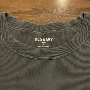 Old Navy Women's Charcoal Short Sleeve Tee thumbnail 2