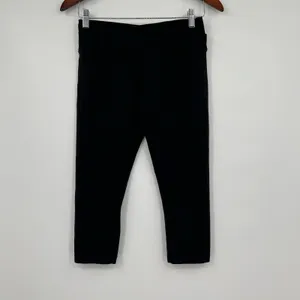 Lululemon black basic cropped leggings pants athleisure gym neutral chic size 6 thumbnail 8