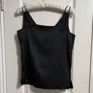 💖‎ NWOT Black Boutique V Neck Satin Cami Butterfly Print Tank Top thumbnail 3