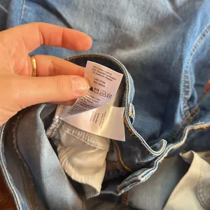 Lascana Faded Indigo Wash Crop Stretch Jeans thumbnail 3
