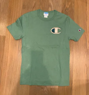 Champion green T-shirt thumbnail 1