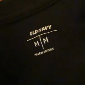 Old Navy T-shirt medium and large thumbnail 3