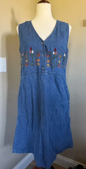 Way to Go Denim Dress Floral Embroidered V Neck Sleeveless Midi‎ Women's thumbnail 1