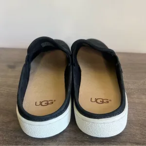 UGG NEW Women's Gene Slip On Black Leather Mule Size 6 #937 thumbnail 4