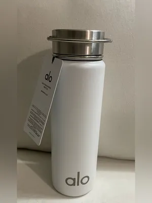 ALO Yoga White Aluminum Water Bottle with Carry Handle NWT 24oz thumbnail 6