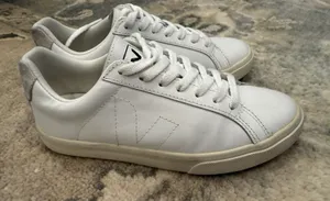 VEJA Low Esplar Leather Lace-Up Sneakers | White Great Condition Size 5 EUR 36 thumbnail 1