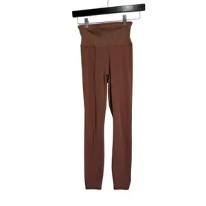 Vuori Rib‎ Studio Leggings Mahogany Brown High Rise Ribbed Waistband Yoga Pants thumbnail 3