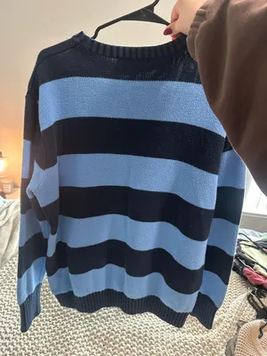 Crewneck thumbnail 2