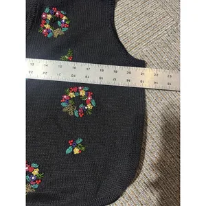 Women’s Christmas Sweater Vest Wreathes Bead Detail Vintage Holiday Xmas~Large thumbnail 5