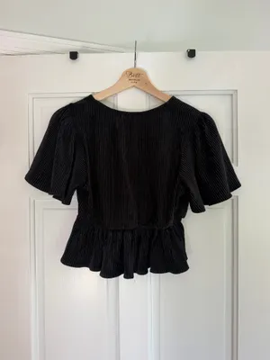 Urban Outfitters Crop top thumbnail 2