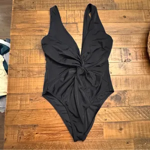 VICTORIAS SECRET Twist Front‎ Plunge Swimsuit thumbnail 2