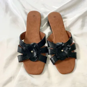Source Unknown Early 2000's Boho Floral Coquette Black Faux Leather Sandals US 9 thumbnail 2