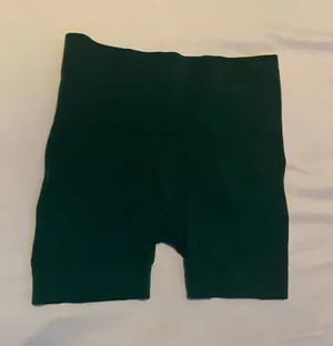 SET active green shorts seamless thumbnail 1
