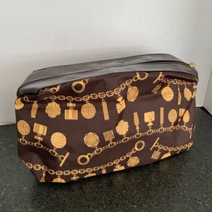 Estee Lauder makeup cosmetics bag thumbnail 2