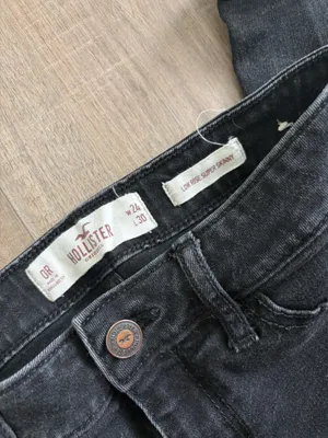 Hollister Low-Rise Super Skinny Jeans thumbnail 2