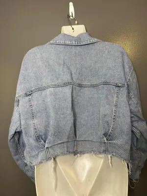 ZARA Denim Jacket Womens Small Cropped Raw Hem Oversized Pockets Button Front thumbnail 5