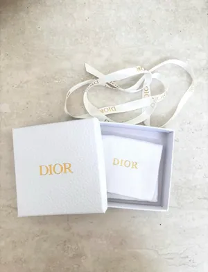 Christian Dior Crystal & Resin Pearl Petit CD Charm Gold Bracelet thumbnail 7
