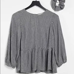 Abercrombie ✨ puff sleeve shirt in white check✨ thumbnail 1
