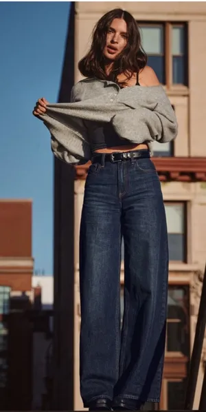 Abercrombie High-Rise Wide-Leg Jeans thumbnail 1