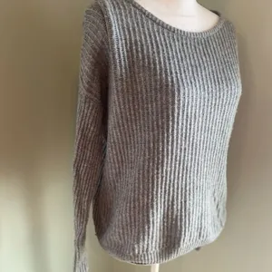 BRANDY MELVILLE‎ GRAY KNIT SWEATER thumbnail 3