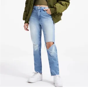 GOOD AMERICAN Weekender Distressed Straight Leg Jeans thumbnail 2