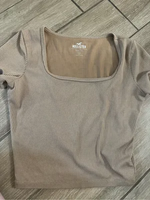 Hollister Ribbed Square-Neck Crop Top in Taupe thumbnail 4