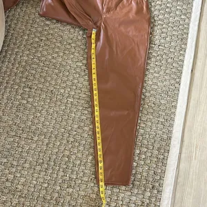 JUICY COUTURE Rodeo Barrel Fit High Waist Faux Leather Pants, Camel Size 27 NWOT thumbnail 10