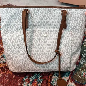Michael Kors Signature Purse thumbnail 1