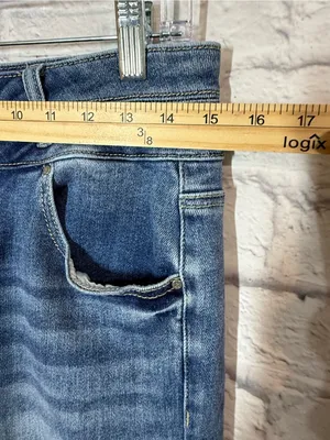 Risen High-Rise Wide-Leg Jeans in Medium Blue Wash, 11/30 thumbnail 3