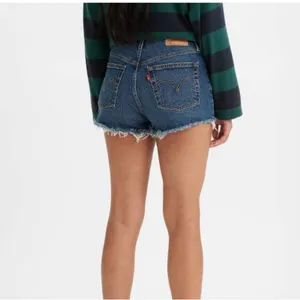 Levi's Women's 501 Original High-Rise Jean Shorts thumbnail 3