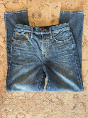 Madewell Straight-Leg High-Rise Jeans in Deep Blue Wash thumbnail 2