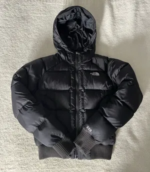 The North Face 550 Bomber Puffer Jacket thumbnail 1