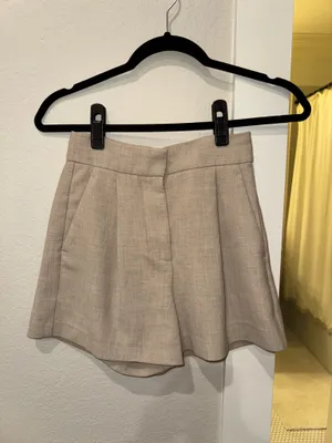 Aritzia Effortless Shorts thumbnail 2