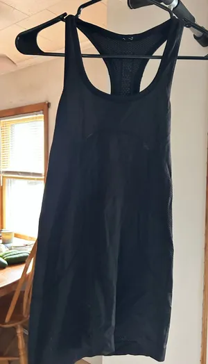 Lululemon Tank thumbnail 1
