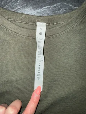 Lululemon Top thumbnail 2
