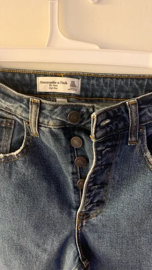 Abercrombie & Fitch "The Mom" high-rise jeans thumbnail 3
