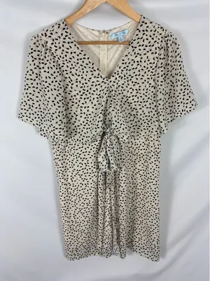 She + Sky Patterned V Neck Flowy Dress Size Large thumbnail 1