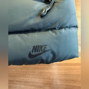 Nike Puffer Down Reversible Vest - size M thumbnail 3