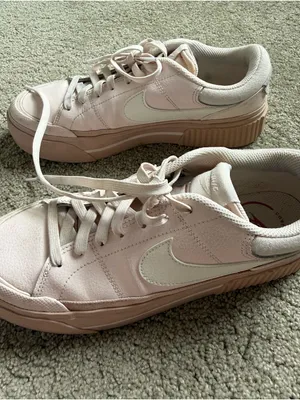 Nike Women’s Light Pink Low-Top Sneakers with White Swoosh thumbnail 3