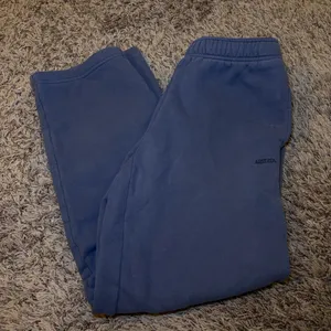 Aritzia Sweatpants thumbnail 1