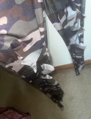 Camo Jumpsuit Size XL thumbnail 2