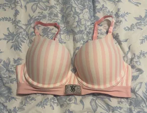 Victoria’s Secret bra thumbnail 1