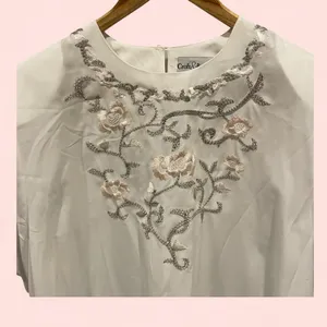 Croft & Barrow Cute vintage 80’s-90’s white semi-sheet floral embroidered short sleeve blouse thumbnail 4
